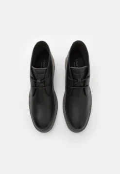 Cole Haan Go To Lace Chukka - Zapatos Con Cordones - Black/Dark Pavement -Zapateria Top 0332b097d345429b9cf6789eb579898d scaled