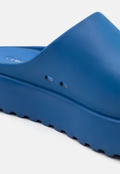 Calvin Klein Mule - Zuecos - Ultra Blue -Zapateria Top 0c0d017ed9a54bcd8124ee2c67da0a53 scaled