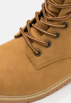 Fila Maverick Mid Unisex - Botines Con Cordones - Chipmunk -Zapateria Top 12ce0c9b91ef46a5bc4b6baec63e1308 scaled