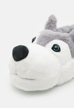 Wolf Slipper - Pantuflas - Grey/White -Zapateria Top 1ad906a6990443b398869a426ca98f7e scaled