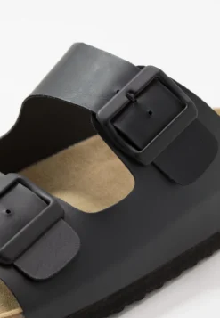 Pier One Unisex - Pantuflas - Black -Zapateria Top 2c1088e9c35241008f77393ded163426 scaled