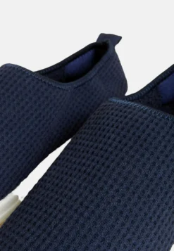 Marks & Spencer Waffle Mule - Pantuflas - Navy -Zapateria Top 397183bca34646f993edeeb76c5ca60a scaled