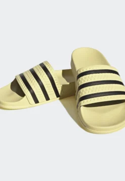 Adidas Originals Adilette Unisex - Chanclas De Baño - Almost Yellow/Core Black/Almost Yellow -Zapateria Top 61a352d7351047d3b27c739f9fa74a15 scaled