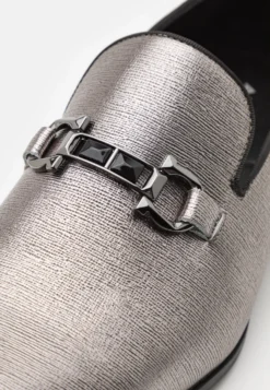 Aldo Bowtie Pillow Walk - Mocasines - Pewter -Zapateria Top 63b8d89c391a435a8a4f3781024510c6 scaled