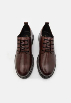 Brooklyn Derby Shoe - Zapatos Con Cordones - Brown -Zapateria Top 6e2e3a289ac945f8bf7cd954227b1a77 scaled