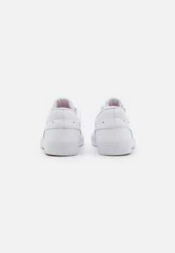 Jordan Series Es - Zapatillas - White/University Red/Grey Fog -Zapateria Top 99a2b1f6e57e4022bbca1f607534318c scaled