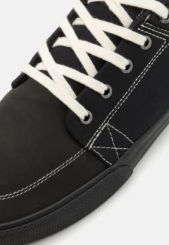 Globe Zapatillas Skate - Black/Antique/White -Zapateria Top 9f4ef5793d6d4f1f817a9c687e945727 scaled