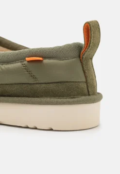 Ugg Tasman - Pantuflas - Burnt Olive -Zapateria Top a6aa439e6f8b45a39bb11161d330b49c scaled