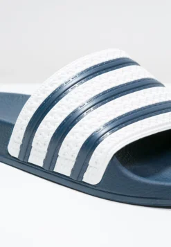 Adidas Originals Adilette Unisex - Chanclas De Baño - Adiblu/White 11 Adidas Originals Adilette Unisex - Chanclas De Baño - Adiblu/White -Zapateria Top b1a5a4fa6f7f4934bc110aac62100dd3