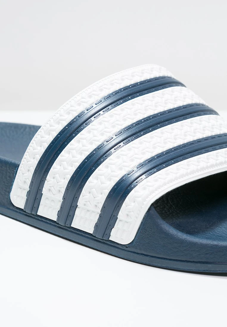 Adidas Originals Adilette Unisex - Chanclas De Baño - Adiblu/White 6 Adidas Originals Adilette Unisex - Chanclas De Baño - Adiblu/White - Imagen 6