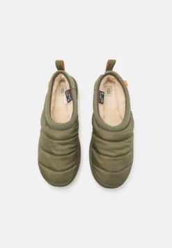 Ugg Tasman - Pantuflas - Burnt Olive -Zapateria Top b9386e0b536d40afa62c576d38ce098e scaled