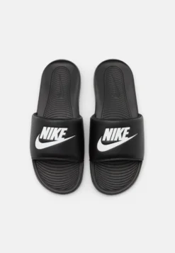 Nike Sportswear Victori One Slide - Sandalias Planas - Black/White -Zapateria Top c394dee97cae4d42a20bbbcf57c04c0c scaled
