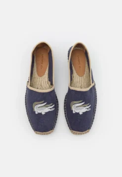Lacoste Uhabia - Alpargatas - Navy/Off-White 9 Lacoste Uhabia - Alpargatas - Navy/Off-White -Zapateria Top c9a07daa2b6a46c29b74b3d90331de90 scaled