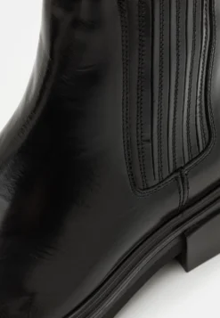 Calvin Klein Chelsea Boot - Botines - Black 11 Calvin Klein Chelsea Boot - Botines - Black -Zapateria Top e32507e6010343e993a06b99defdca3b scaled