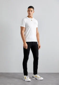 Fondo New Trail Trek Shoes - Zapatillas - White/Gold -Zapateria Top ee59d8feb5f547bfb7a807c97ba7901c scaled