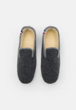 Traditional Unisex - Pantuflas - Asphalt/Gris 9 Traditional Unisex - Pantuflas - Asphalt/Gris -Zapateria Top f08fb64c1c49424c83f593e53ba97563 scaled