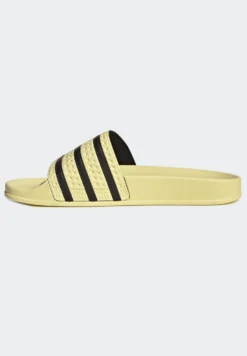 Adidas Originals Adilette Unisex - Chanclas De Baño - Almost Yellow/Core Black/Almost Yellow -Zapateria Top f543b6d8423044a48647dabf27c6bf25