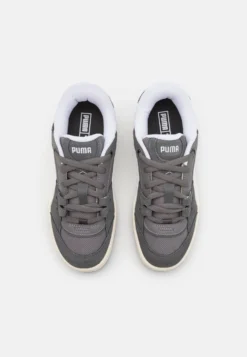 Puma 180 Unisex - Zapatillas - Vapor Gray/Shadow Gray/Black 9 Puma 180 Unisex - Zapatillas - Vapor Gray/Shadow Gray/Black -Zapateria Top f5b4183130424429b5f1bf7e1018986a scaled