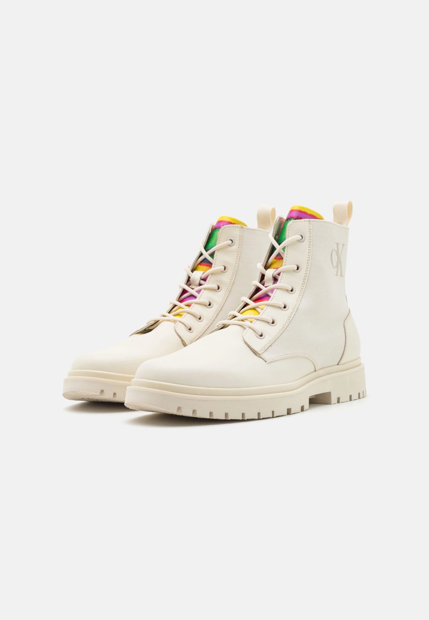Calvin Klein Jeans Cap Pride 23 Boot - Botines Con Cordones - Creamy White 2 Calvin Klein Jeans Cap Pride 23 Boot - Botines Con Cordones - Creamy White - Imagen 2