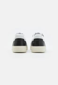 Shmibnl Unisex - Zapatillas - Black Pixel -Zapateria Top fb97c20923a246bf90cd20de599a1ac6 scaled