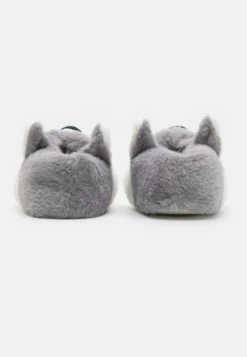 Wolf Slipper - Pantuflas - Grey/White -Zapateria Top fc28085ed9f24e05b829040978a5a59a scaled