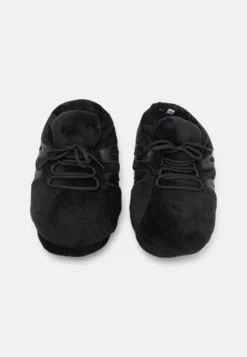 Oversized Slipper - Pantuflas - Black -Zapateria Top fe6ae2787b234b41b035ee3cb09cc955 scaled