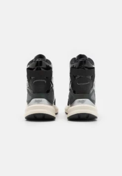 EA7 Emporio Armani Laces Unisex - Zapatillas Altas - Black/White -Zapateria Top fed09eb1490643a680a9e105f4e734e7 scaled